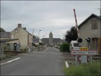 Nous sommes en Normandie à l'entrée d'Anctoville-sur-Boscq. Commune de l'aire d'attraction Granvillaise, elle se situe dans le département ...