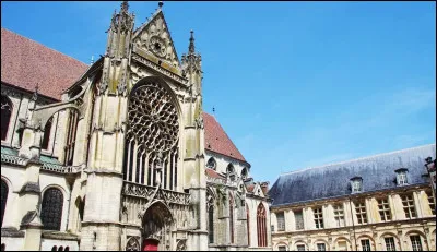 Pour terminer, je ne compterai plus le mat&eacute;riel mais les destructions humaines, si l'on compte 15 977 bless&eacute;s, combien de cheminots y ont laiss&eacute; leur vie ?