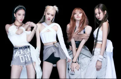 Quelle chanson de Blackpink contient les paroles : "Look at you now look at me" ?