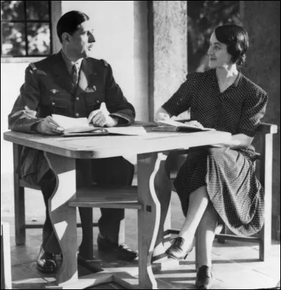 Lors de quelle année Charles de Gaulle a-t-il uni sa vie à celle d'Yvonne Vendroux ?