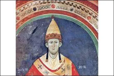 Quel est ce pape du début du XIIIe siècle qui a affirmé la puissance de l'Eglise, combattu les hérésies en créant l'inquisition et soutenu les ordres dominicains et franciscains ?