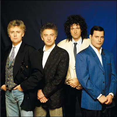 Quel groupe de musique a chanté « We Will Rock You » en 1977 ?