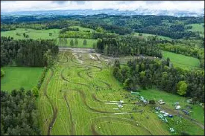 Quel sport est à l'honneur lors du "Trèfle Lozérien" ?