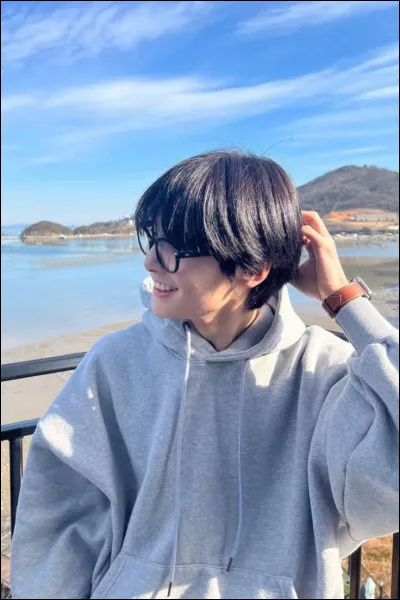 Pour commencer, est-ce que Jeongin est le maknae ou bien le plus âgé ?