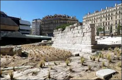 A quelle date la fondation de Marseille remonte-t-elle ?