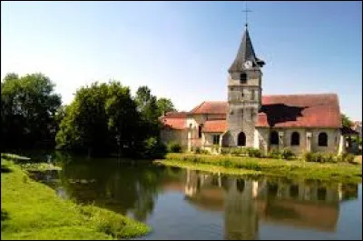 Notre balade prend fin en bord de Marne, à Vouécourt. Village de l'aire d'attraction Chaumontaise, il se situe dans le département ...