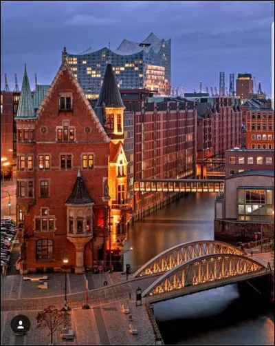 Quelle ville allemande possède le plus grand port de commerce du pays ?