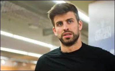 Dans quel sport s'illustre Gerard Piqué ?