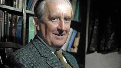 Qui est cet &eacute;crivain anglais, auteur du roman ''Le Seigneur des anneaux'' ?