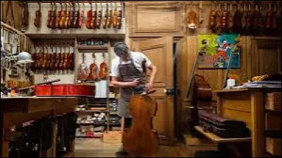 En France, où se trouve depuis quatre siècles le berceau traditionnel des luthiers ?
