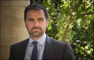 Qui est ministre du commerce extérieur ?