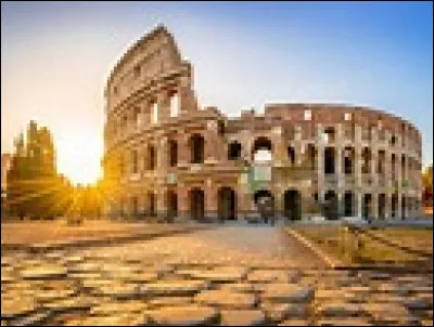 R&eacute;sum&eacute; du premier &eacute;pisode : le nouveau directeur d'une p&eacute;pini&egrave;re est retrouv&eacute; mort sur son lieu de travail. Non loin de l&agrave;, un accident entre une voiture et un moto se transforme en une prise d'otage. Le motard, ami de la victime, mais aussi le fils du propri&eacute;taire de l'entreprise horticole, a enlev&eacute; une jeune femme inconnue et la contraint, sous la menace d'une arme, &agrave; l'emmener avec sa voiture dans un chalet en pleine montagne. Pr&egrave;s de quelle fronti&egrave;re les limiers vont-ils chercher ?