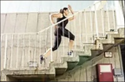 Candice Renoir, n&eacute;e Muller, reprend son m&eacute;tier de polici&egrave;re, &agrave; la BSU de S&egrave;te (H&eacute;rault), apr&egrave;s avoir arr&ecirc;t&eacute; pendant dix ans &agrave; la suite d'une mise en disponibilit&eacute;.Combien a-t-elle d'enfants ?