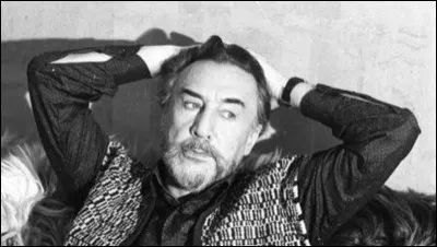 Romain Gary se suicide en décembre, sous quel pseudonyme était-il également connu ?