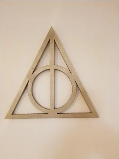 Dans ''Harry Potter et les Reliques de la mort'', les trois reliques sont :