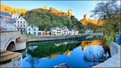 Nous sommes toujours dans les cinq derni&egrave;res minutes. Deux t&eacute;l&eacute;spectateurs pr&eacute;s&eacute;lectionn&eacute;s assistent au tournage et doivent d&eacute;couvrir quelle est l'identit&eacute; du personnage coupable de l'intrigue, au moment de la c&eacute;l&egrave;bre apostrophe de l'inspecteur Bourrel. Quelle est-elle ?