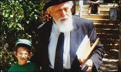 Qui est ce grand pédagogue Israélien ayant mis au point une technique d'apprentissage pour les enfants qui avaient échappé à l'holocauste ?