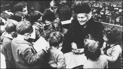 Qui est cette grande pédagogue ayant durablement influencé le monde de l'éducation ?