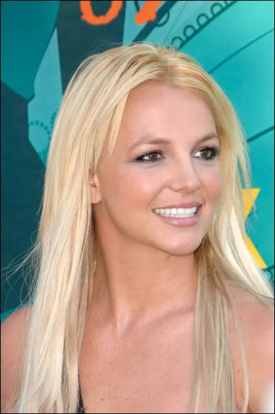 Dans quelle chanson Britney parle-t-elle des paparazzis ?