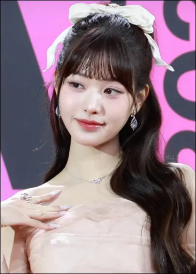 Qui est cette membre de Ive ?