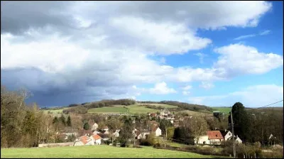À quelle altitude situez-vous le point culminant du département ?