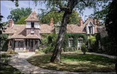 Quel est ce village de la forêt de Fontainebleau qui a attiré de nombreux peintres au milieu du XIXe siècle et a donné son nom à un courant de la peinture ?