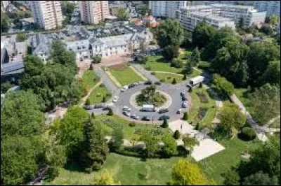 Quelle est cette ville, la deuxième plus peuplée du département avec 54 000 habitants ?