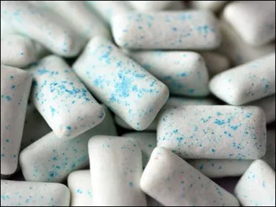 Tu viens d'acheter un paquet de chewing-gum. Tes potes t'en demande.Tu...