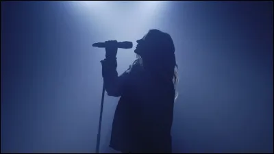 Quelle chanteuse britannico-française est l'interprète de l'album live ''Arabesque'' ?