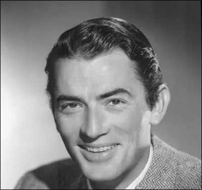 Qui est cet acteur américain qui joue le premier rôle dans le film ''Arabesque'' ?