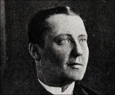 Qui est ce poète franco-uruguayen, auteur du poème ''Arabesques de malheur'' ?