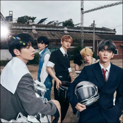 Et qui est le plus jeune des membres ?