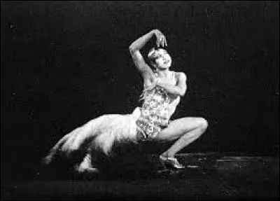 De quoi Walter Winchell l'a-t-il traitée lors de son retour aux Etats-Unis, à l'issue de la guerre ?