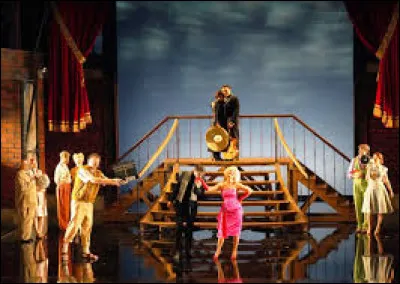 Avec quelle coiffure Micaëla arrive-t-elle sur scène ?