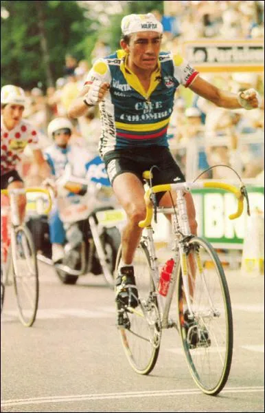Autre grand champion colombien, ce coureur, capable de s'exprimer aussi bien en montagne qu'en contre-la-montre, a entre autres termin troisime du Tour de France 1988