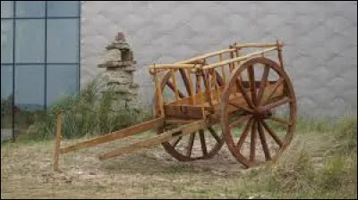 Voiture à deux roues tirée par des chevaux :