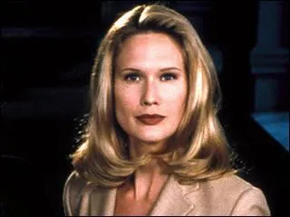 Dans quel pisode Alex Cabot se fait-elle blesser par balle ?