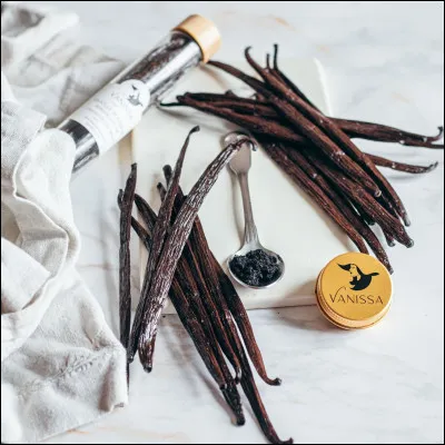 La vanille ressemble à des haricots lorsquelle est cueillie.