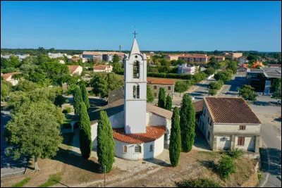 Quelle est cette ville de 4 200 habitants, la plus importante de la plaine orientale ?