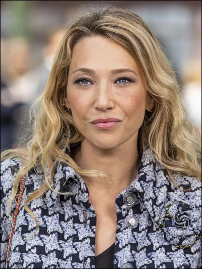 Qui est la mère de Laura Smet ?