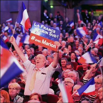 Comment s'appelle l'association de jeunes liée au RN ?