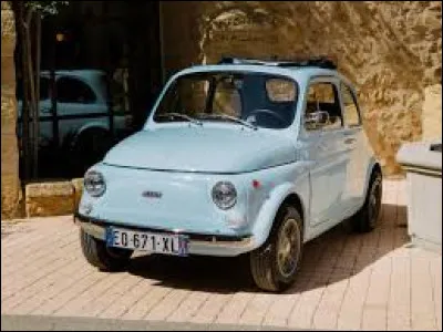 Quel est le nom de cette automobile ?