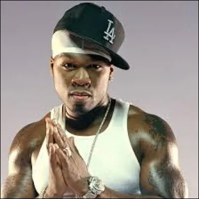 Quel nom de scène a pris le rappeur Curtis James Jackson III ?