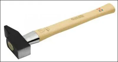 Laquelle de ces propositions désigne une partie d'un marteau ?