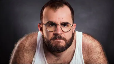 Et pour finir quel est prénom de cet humoriste vidéaste ?
