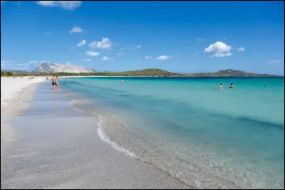 La Sardaigne est la plus grande île de Méditerranée.