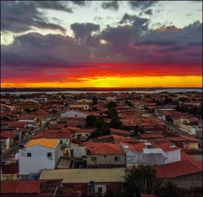 Casa Nova est une ville située dans l'État de Bahia. Dans quel pays ?
