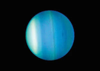 De quoi l'atmosphère d'Uranus est-elle principalement composée ?