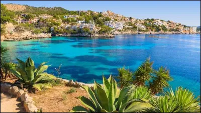 Dans quel archipel se situent les îles de Majorque et de Minorque ?