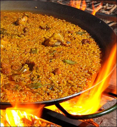 Quel plat typique est associé à lEspagne ?